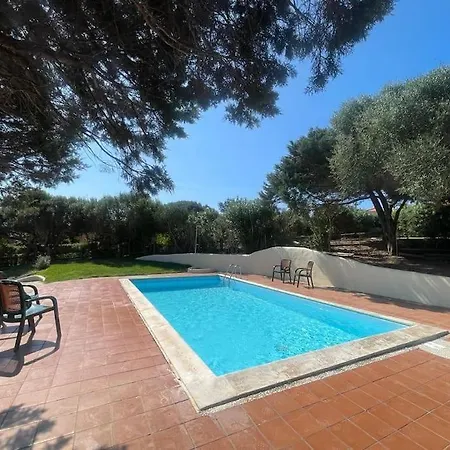 Villa Louise, Via Romangia 22 A, Stintino. Stintino