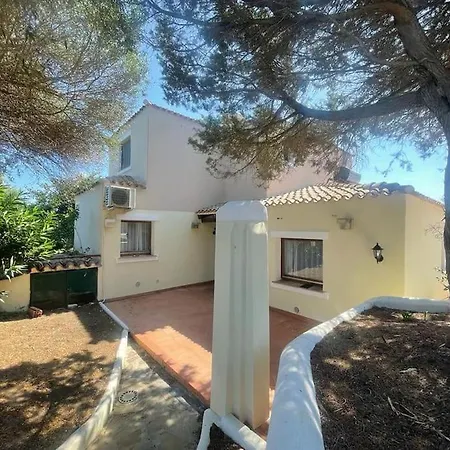 Villa Louise, Via Romangia 22 A, Stintino. *